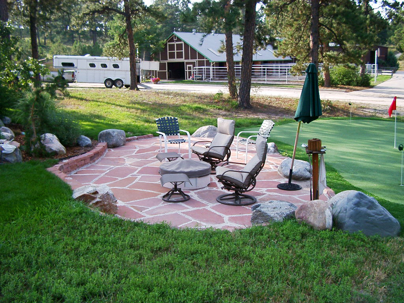 Patio & Putting Green