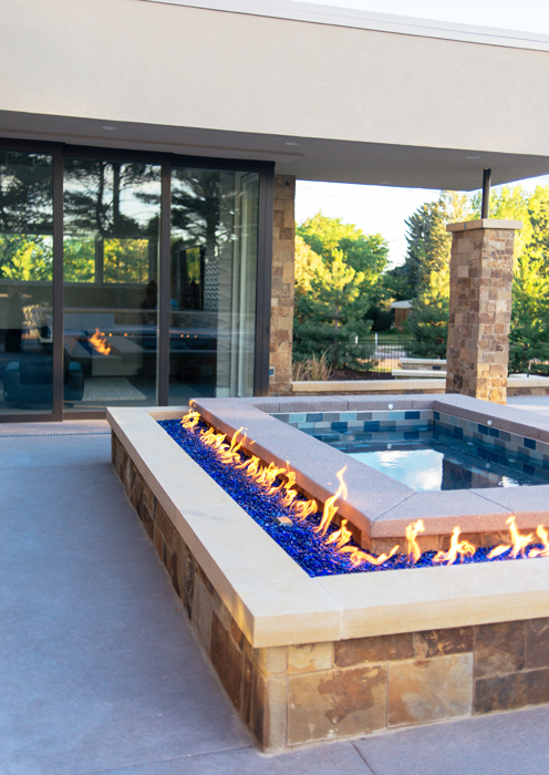 Firepit & Hot Tub